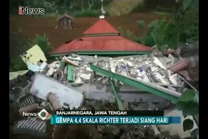 爪哇極淺層地震規模4.4 建築倒塌3亡