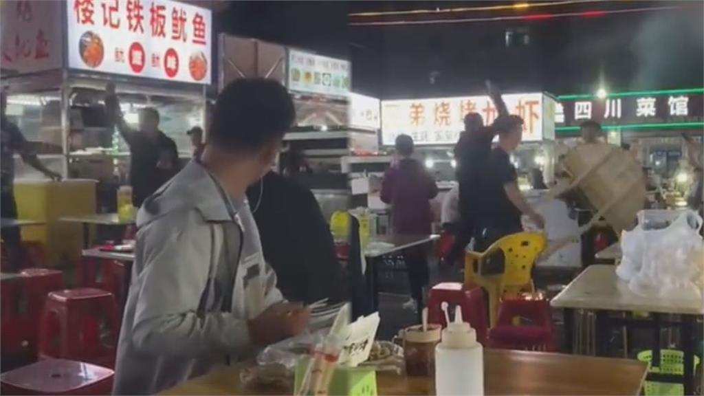 中國烤魷魚攤販中1億頭獎　爽到「拿塑膠椅砸自己店」喊：我的媽啊