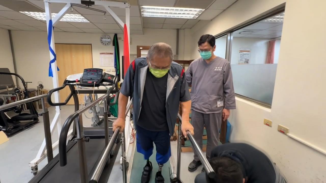 新生！花蓮光復截肢災民痛失家園　醫療團隊無償贈新義肢