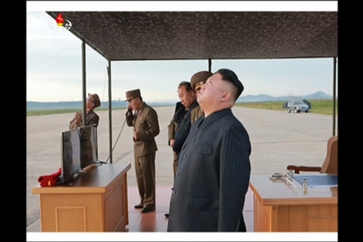 北朝鮮再射火星12 金正恩嗆讓川普閉嘴