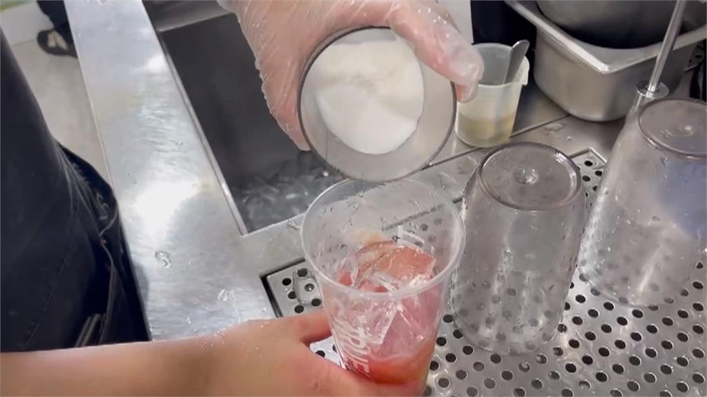 不畏疫情拚創意 搞怪飲品突破傳統新滋味