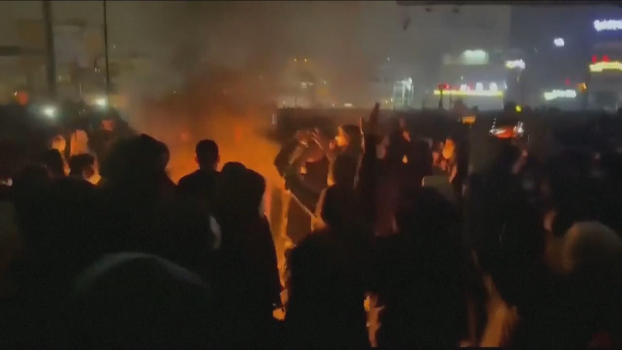 伊朗反政府示威警民衝突加劇逾百死　傳川普考慮軍事打擊