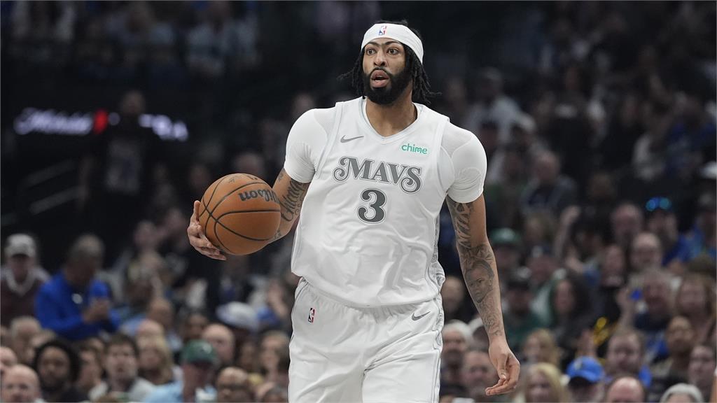 NBA(影)／獨行俠處女秀繳出神獸數據卻傷退　AD談傷勢：不要緊，我很好
