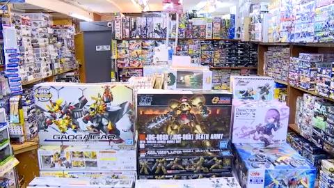 他買鋼彈模型「1舉動惹怒店家」！誇張畫面曝網罵翻：以為在挑鮮奶？