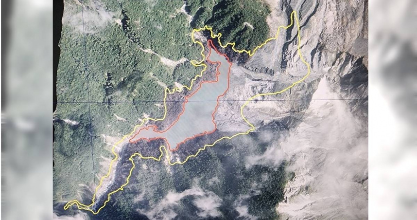 馬太鞍溪堰塞湖溢流慘況！　空拍畫面揭剩12%蓄水量