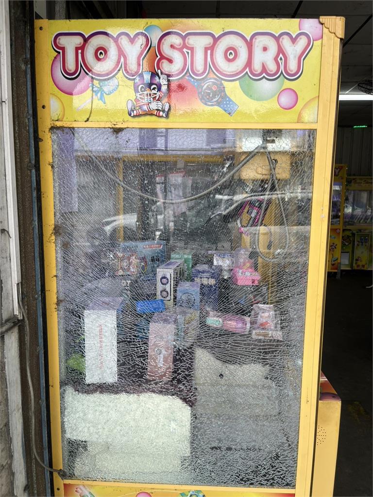 疑買藍芽鏡頭買賣糾紛?　 中狂男持空氣槍掃射娃機店洩憤遭逮