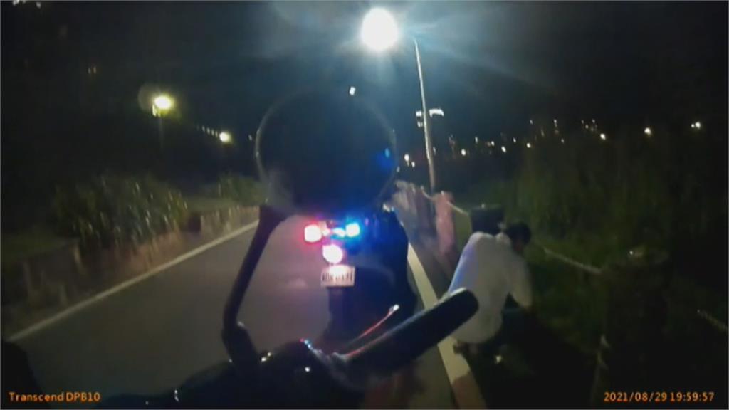鐵鍊小偷自備工具 拆自行車道鐵鍊遭警逮捕