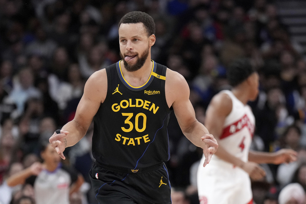 NBA(影)／生涯紀錄超越艾佛森、柯比　柯瑞紀錄夜卻成「里程悲」