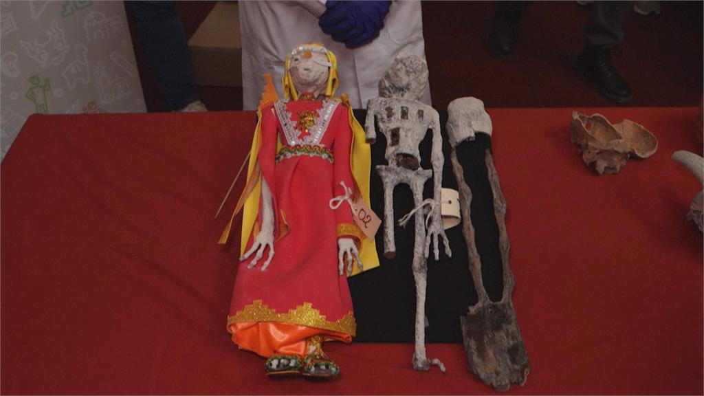 宣稱發現千年外星木乃伊遺骸　墨西哥記者遭打臉「動物與人類骨骼拼成」