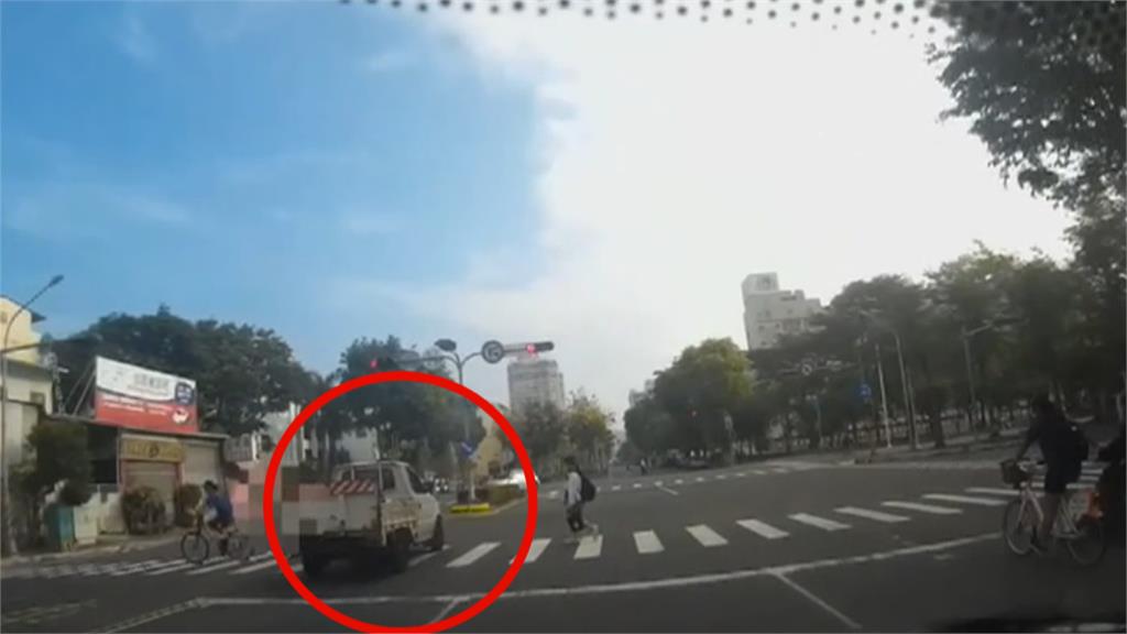 高雄水電工酒駕不禮讓險撞行人　連闖紅燈警攔下一查又是累犯