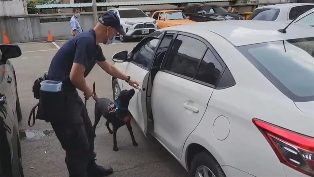 暴力兄弟檔兼販毒　警犬嗅出車門夾層有毒品