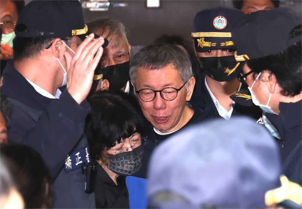家祭慟喊對不起父親　柯文哲哽咽：獄中聽到消息是我一生的遺憾