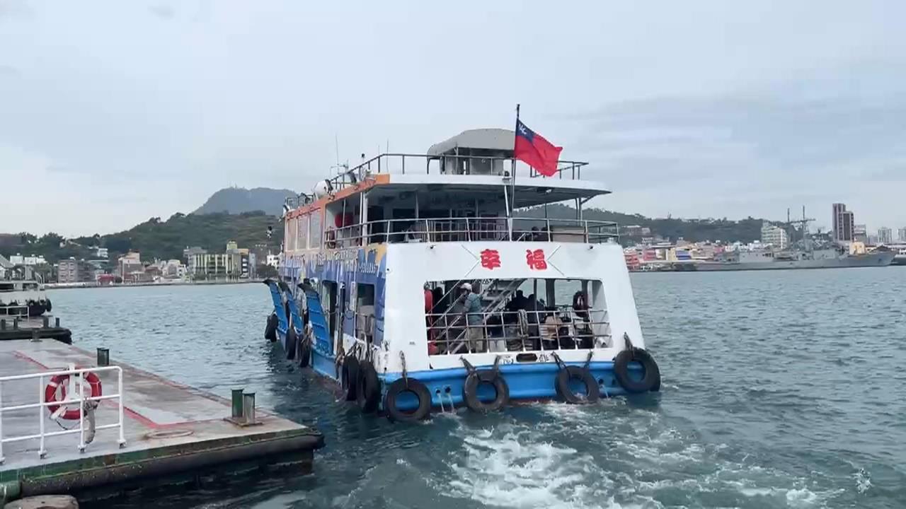 「鳳凰」發布陸警　南台灣首波警戒　高雄漁民忙加固船隻