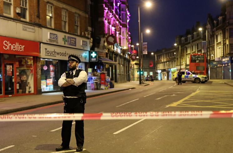 英國倫敦疑似恐攻2人被刺傷 警方擊斃一名男子