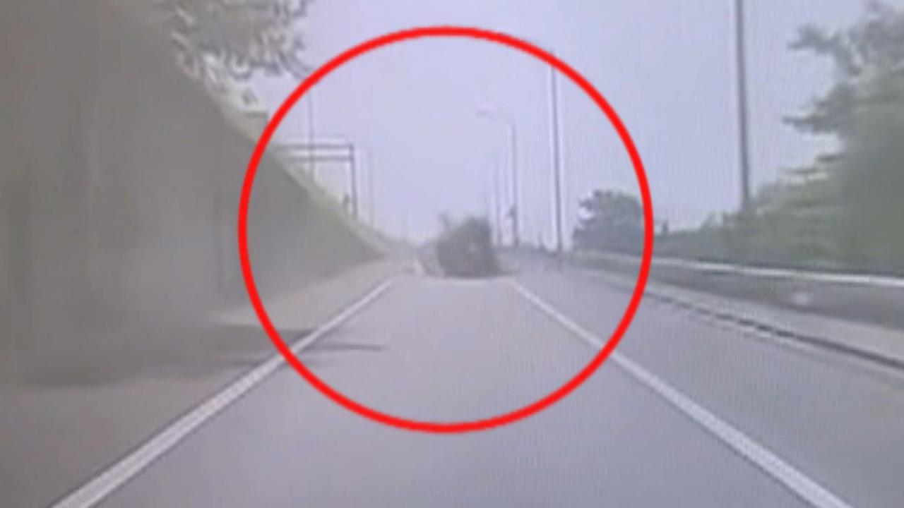 3人沒繫安全帶　返家「幫家人慶生」國道翻車5人傷