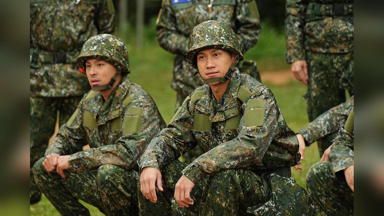 阿夫《九條好漢》筆記本藏心情  從軍心情隨手寫成創作靈感