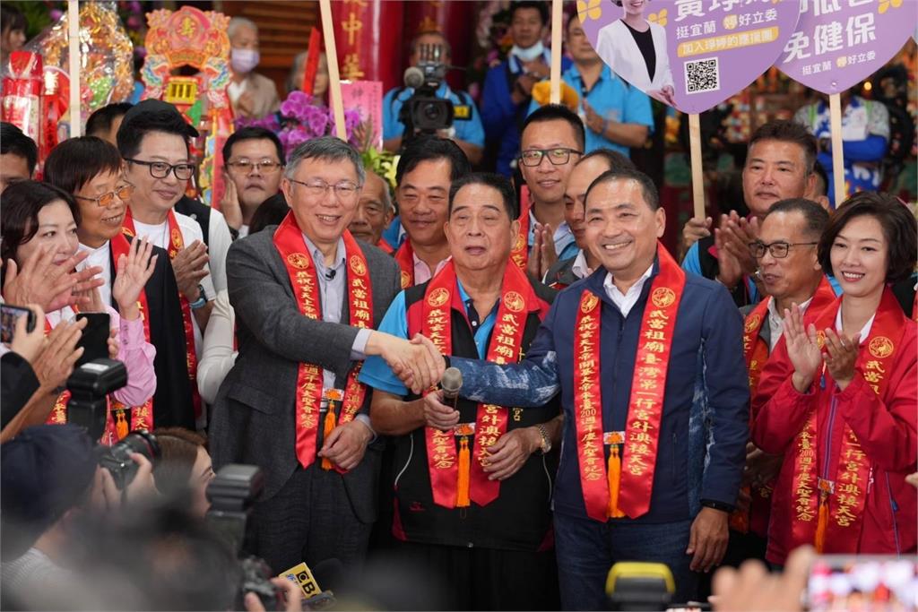 快新聞／驚！侯柯同台擠爆　攝影記者「胸悶冒汗送醫」裝葉克膜搶救
