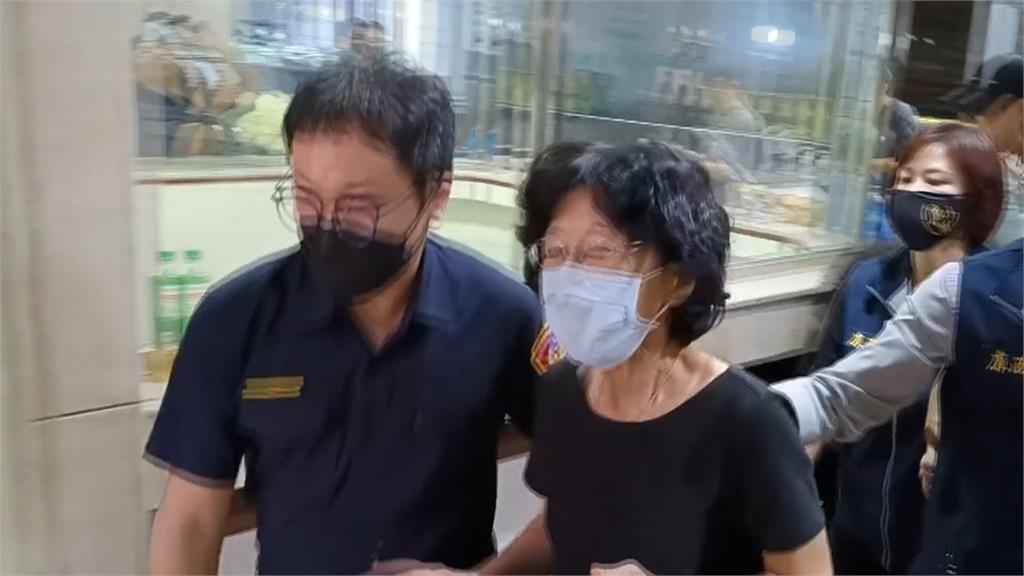 夫妻一起剪髮？陳佩琪「超短髮」造型　小草號召剃光頭挺柯