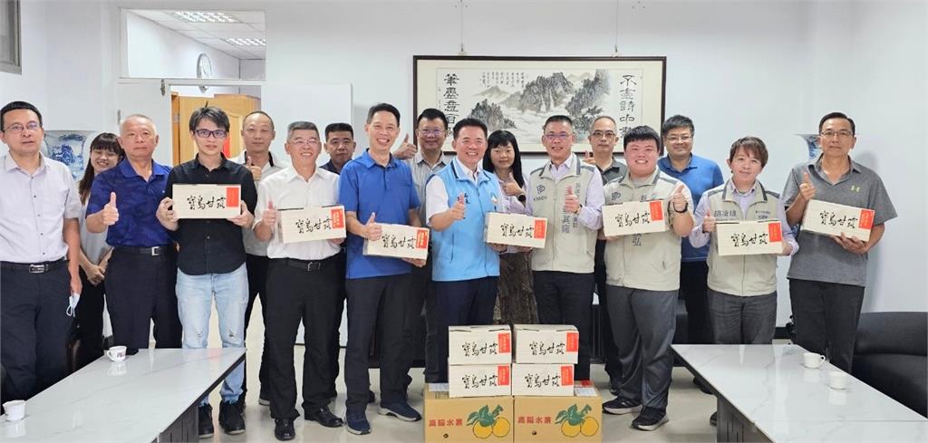 快新聞／國境前線的軍警同仁辛苦了！　民進黨金門黨部主委蔡其雍率人慰勞