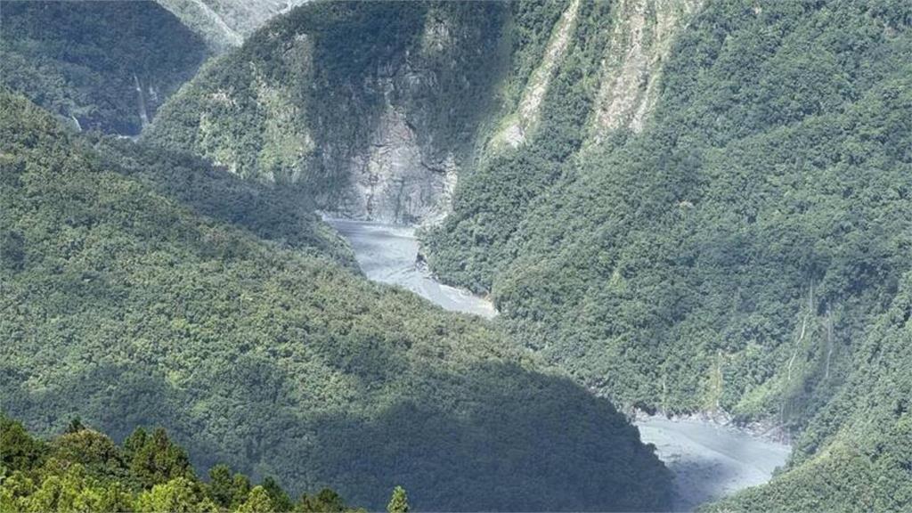 已釀15人死、31人失聯！馬太鞍溪堰塞湖蓄水量剩15%　紅色警戒尚未解除