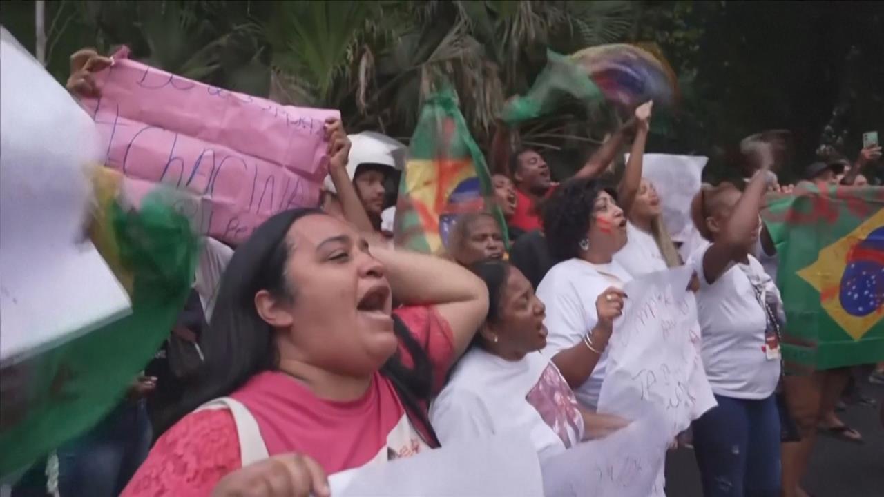 平民也遇害! 巴西掃毒132死 民眾抗議「無差別射殺」