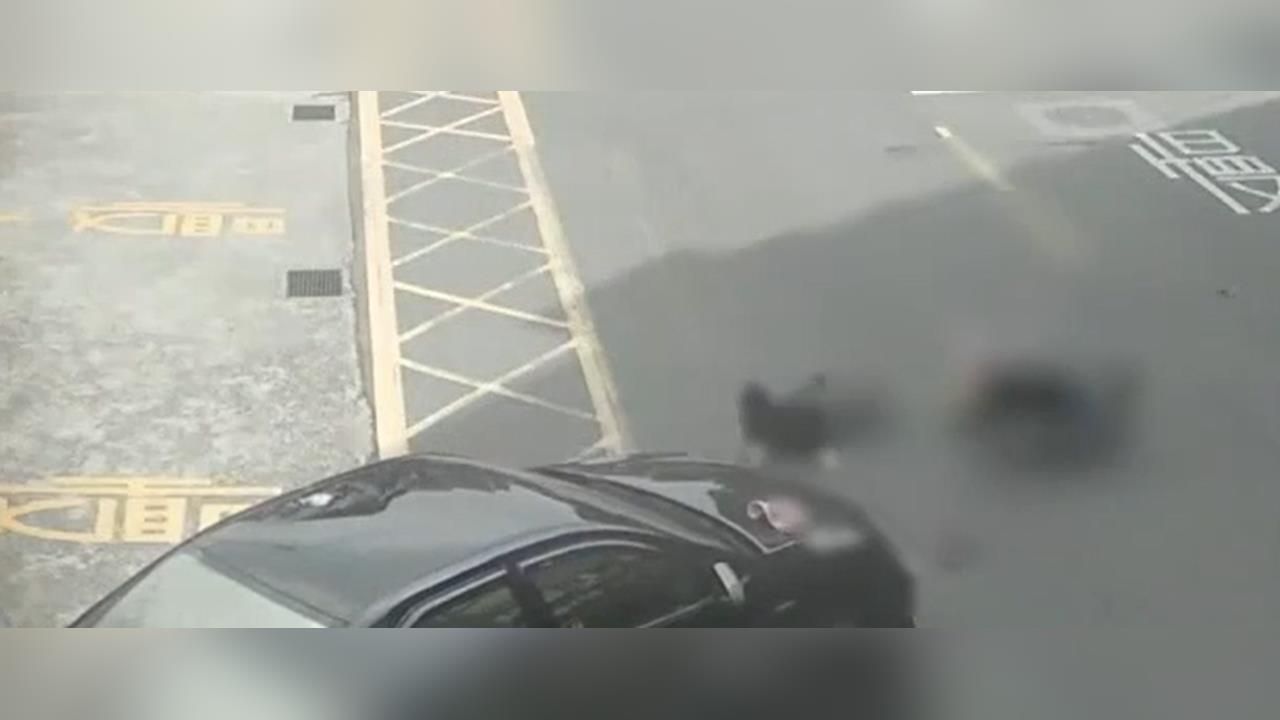 快新聞／新莊阿北「未注意前方」撞飛輪椅婦人　巨大聲響嚇壞民眾