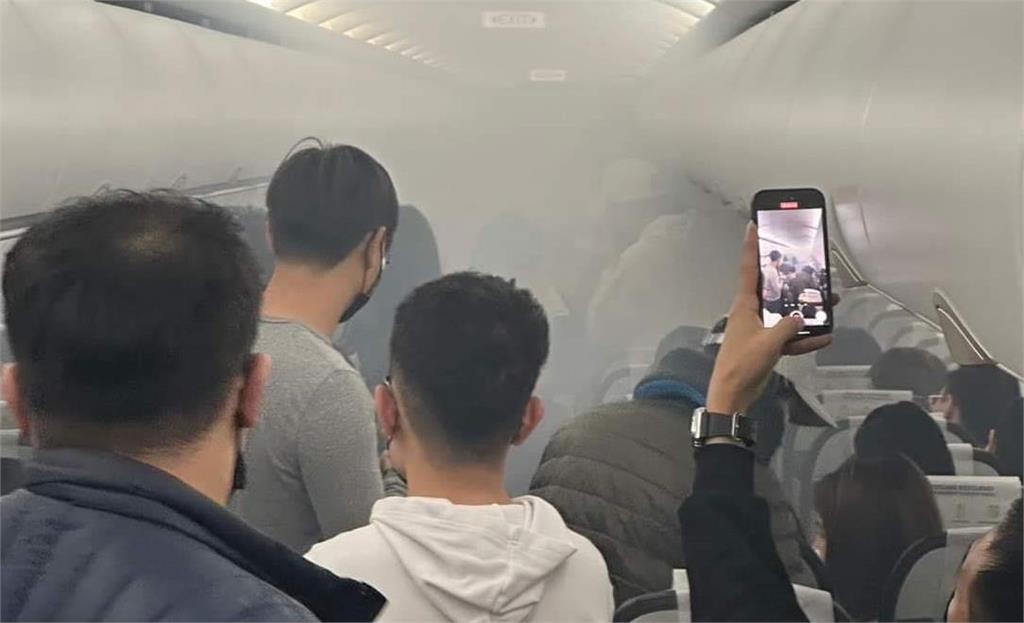 快新聞／疑因行動電源閃燃釀火災　新加坡酷航班機並未起飛