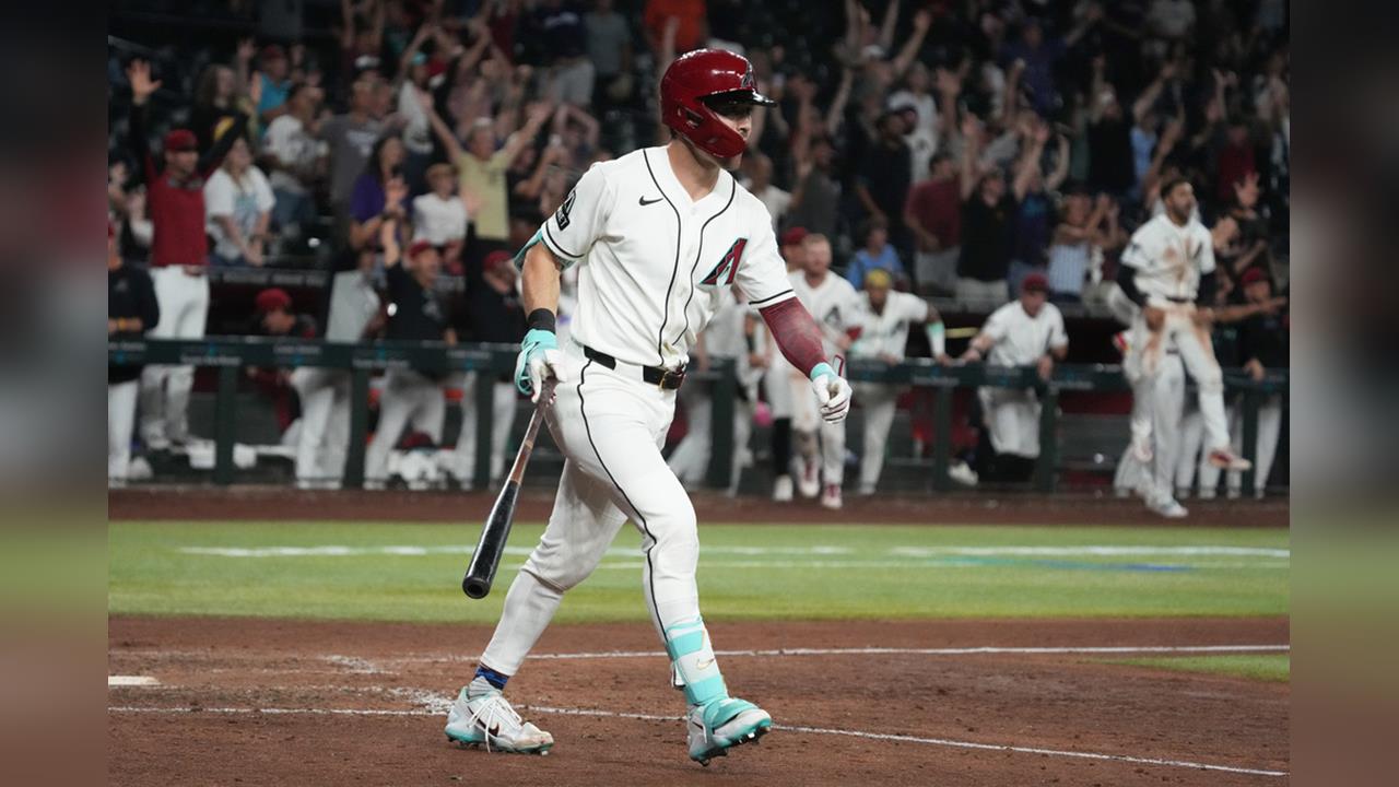 MLB(影)／響尾蛇台美混血球星「卡仔」炸裂驚天再見轟！賽後受訪直呼「不可思議」