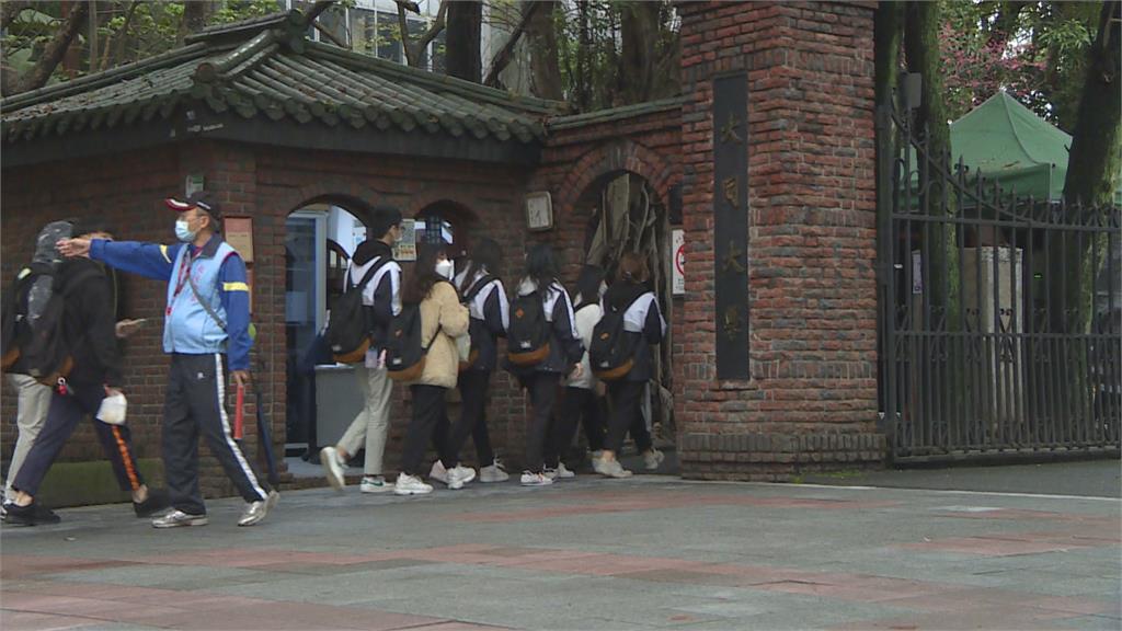 保護隱私！教育部拍板下學期起制服免繡名字