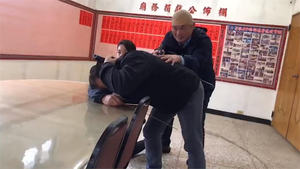 基隆警局一手編導 防搶演練短片超逼真