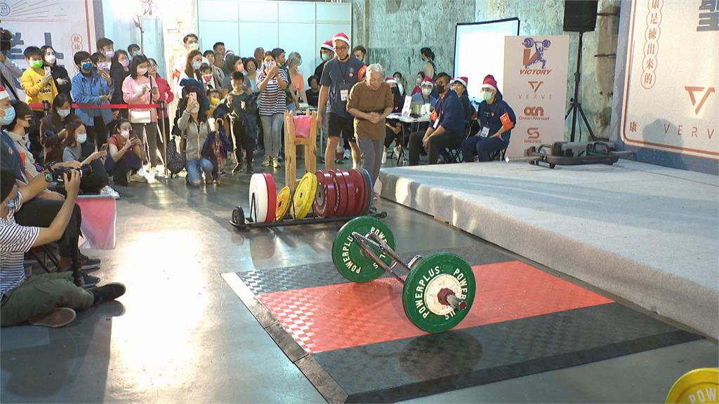 阿公阿嬤有練過！　71歲公舉147.5kg打趴年輕人