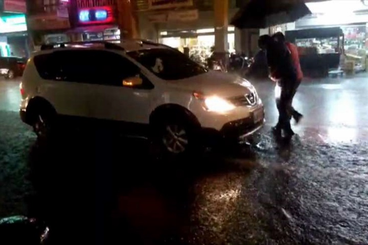 豪雨落雷襲宜蘭 市區淹水多處停電