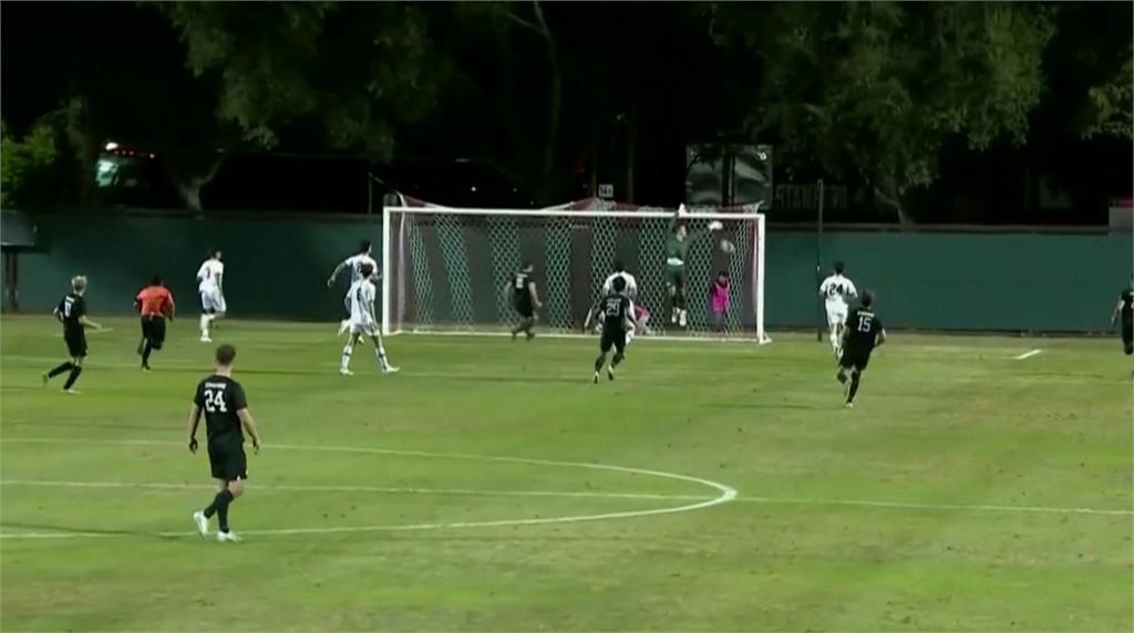 足球(影)／NCAA美國大學足球開幕戰　史丹佛大學上演半場絕殺秀