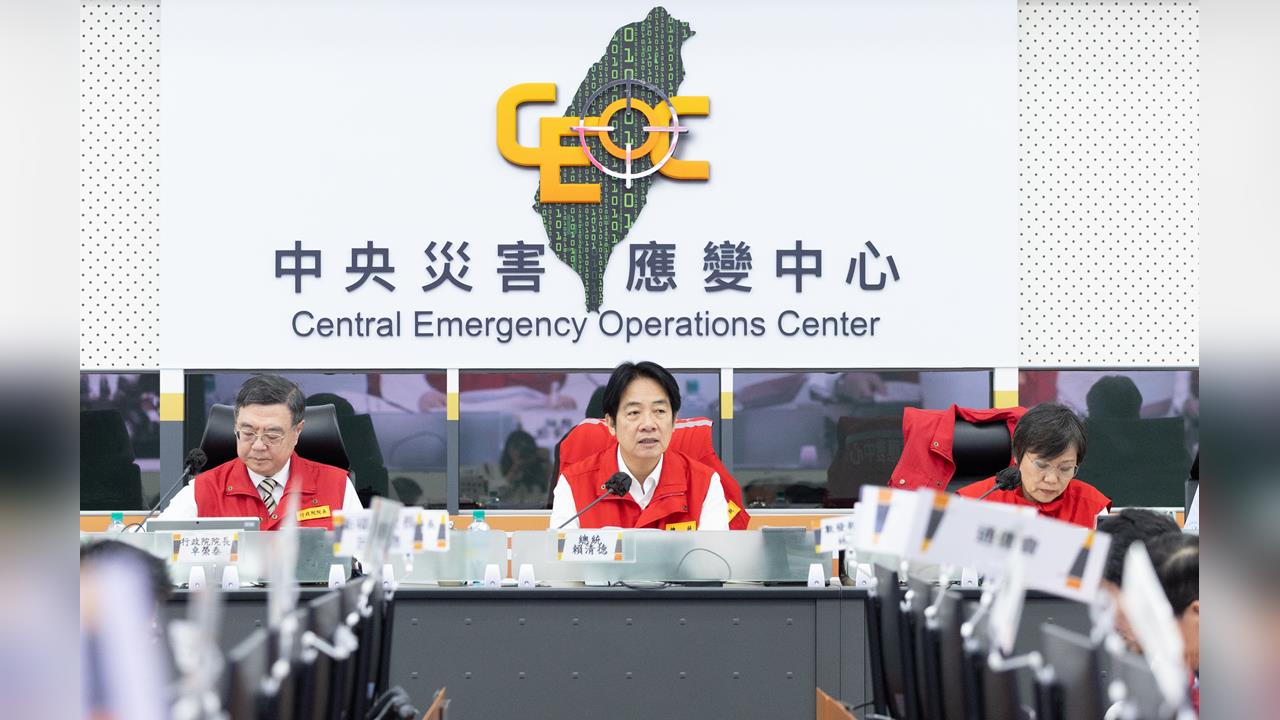 快新聞/鳳凰逼近高屏 賴清德視察災變中心籲:全體國人務必提高警覺