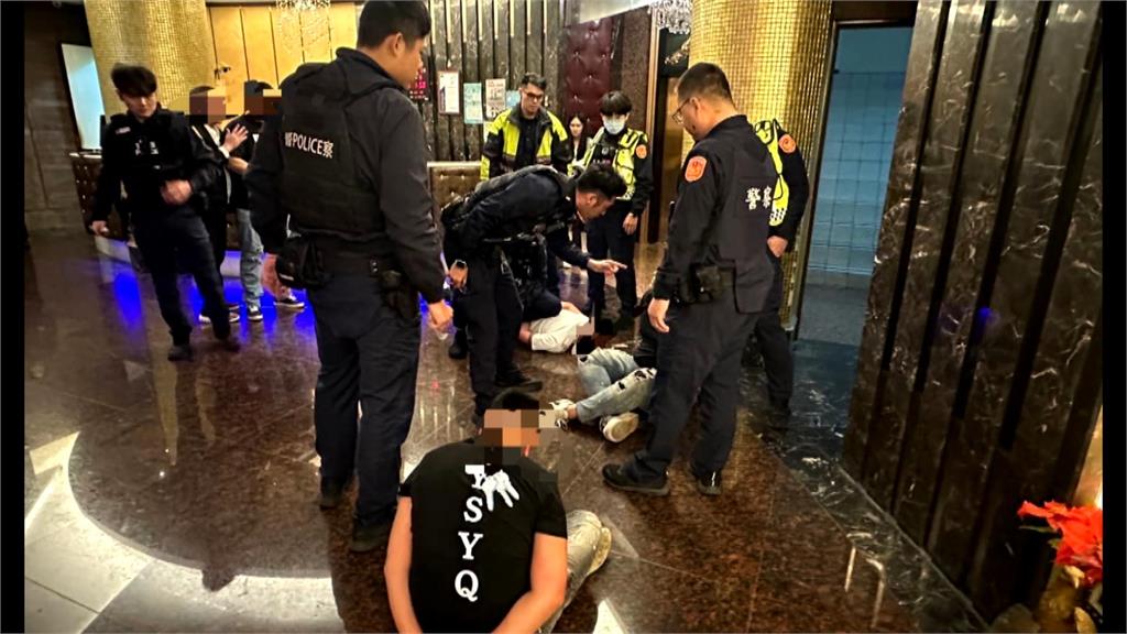 「醉」脫序！　3醉漢KTV鬧事　阻礙警執勤遭帶回管束