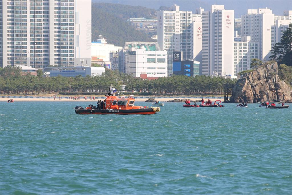 快新聞／中國籍漁船在南韓外海翻覆　3人昏迷、3人下落不明