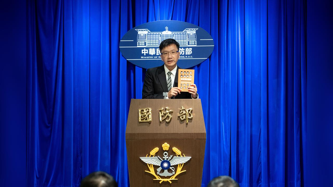 快新聞/反擊國民黨 曾柏瑜:普發民防手冊是北歐基本常識