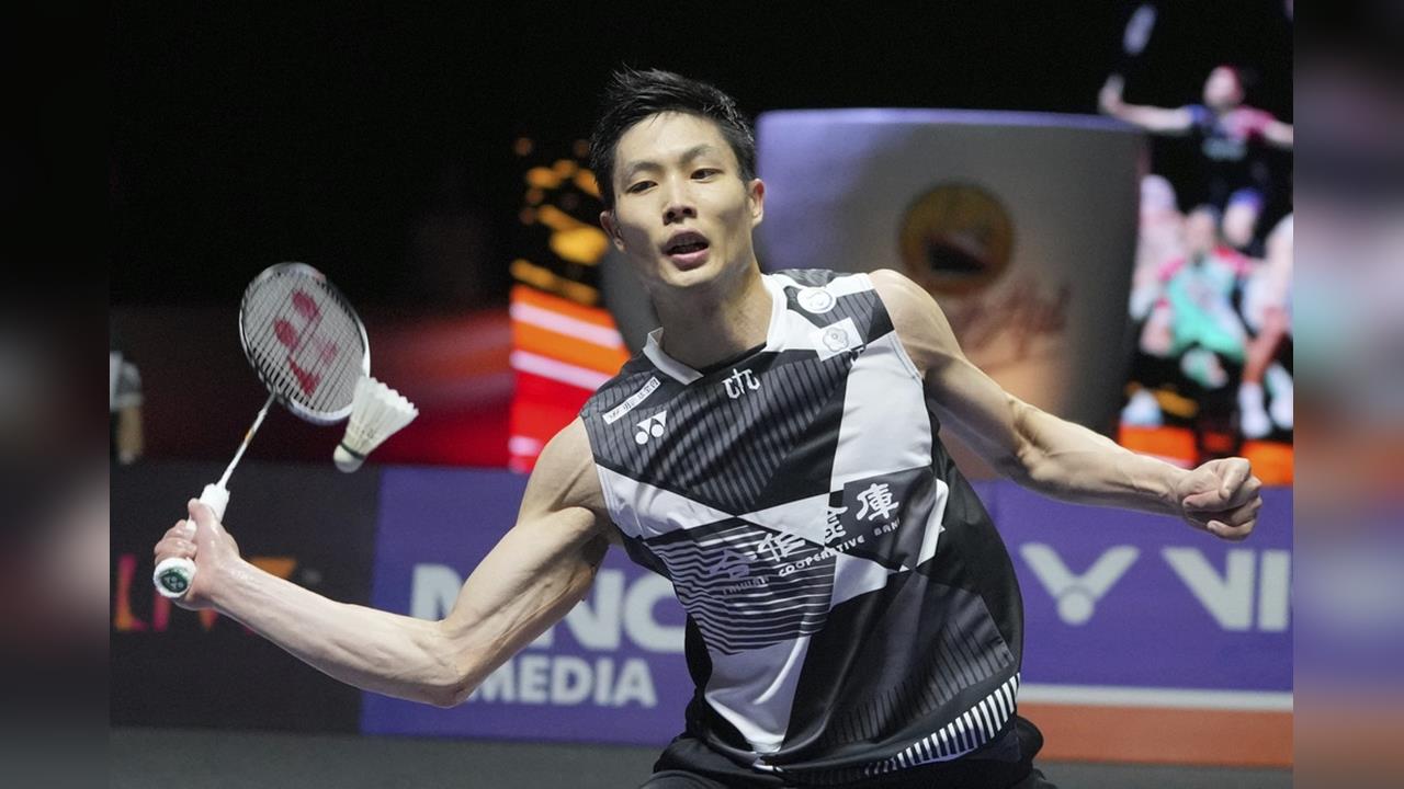 羽球／台灣一哥周天成「台灣內戰」勝出晉級！「左手重砲」林俊易逆轉闖澳洲賽16強