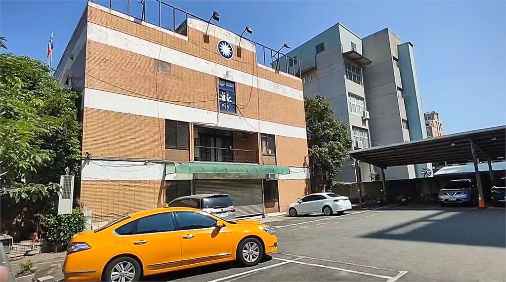快新聞/鐵門已拉下! 國民黨台中市黨部遭搜索ING