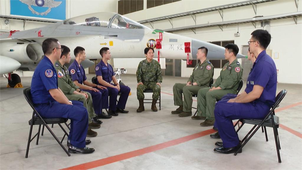 賴總統首穿迷彩軍裝　勗勉國軍漢光演習　團結以赴