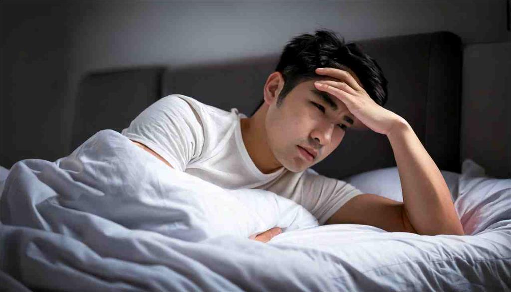 半夜常驚醒小心是睡眠障礙！醫揭5大成因、靠「睡眠衛生」找回一夜好眠！