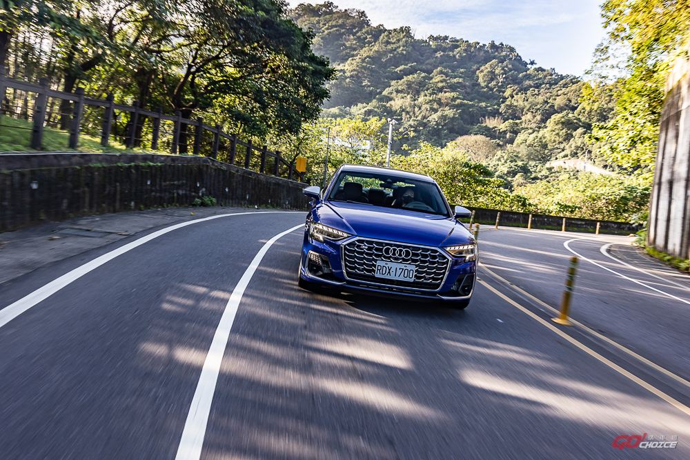 舞動最後的 V8!Audi S8淺嚐