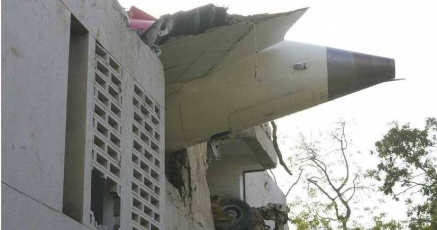 印航墜機僅1人倖存　生還者嘆「錯過給兄弟換座機會」：愧疚一生