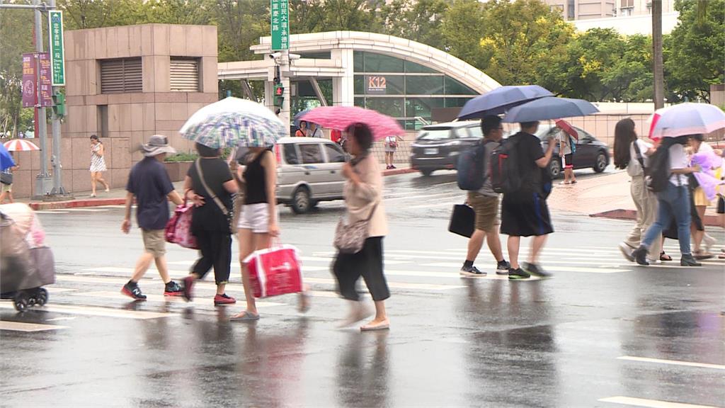 快新聞／6縣市大雨來襲！今晨15度白天漸回溫　下波雷雨、轉涼時間曝