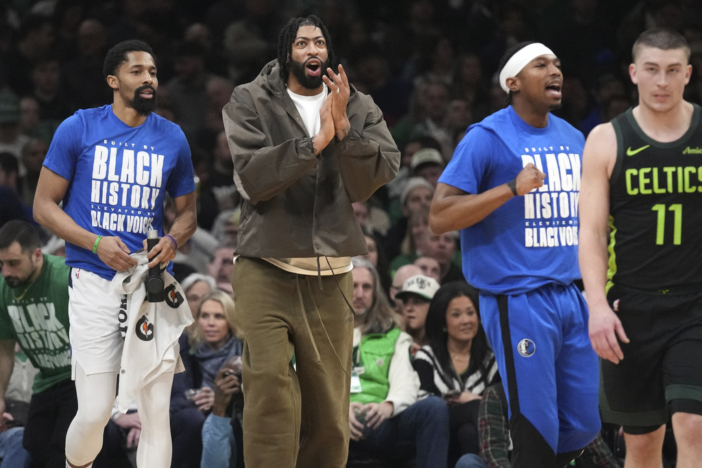 NBA(影)/獨行俠「禁區神獸」已展開練球 預計週日比賽復出球場