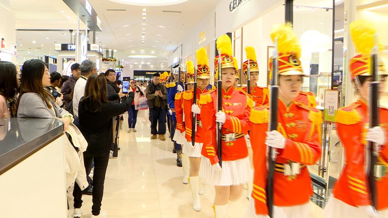 熱血慶元旦！10校樂儀旗隊聯合演出　高難度動作超震撼