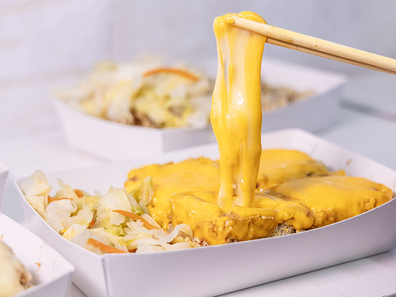 全台首創新口味！高雄創意臭豆腐　人氣"牽絲起司口味"超罪惡！