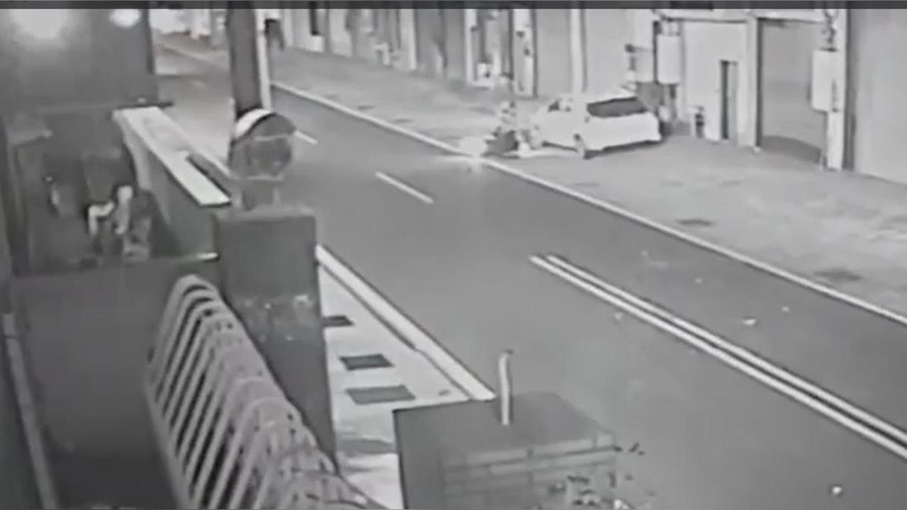 快新聞／台中大里凌晨機車對撞　1男子當場無呼吸心跳
