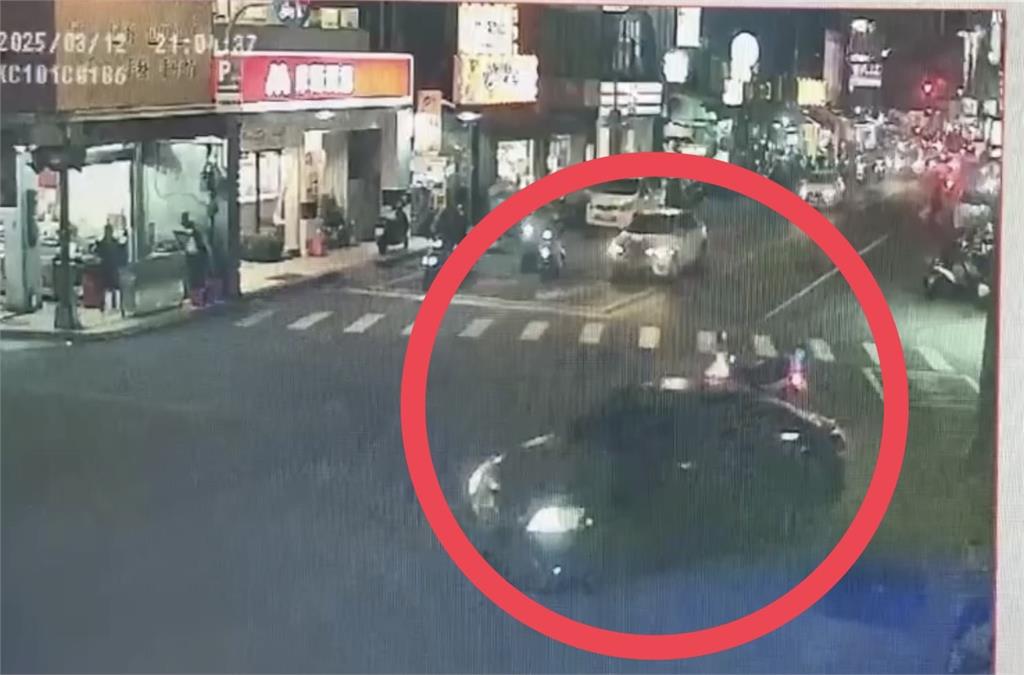 快新聞／全力追緝！男掛失竊車牌拒檢逃逸　高雄警朝車輪連開3槍