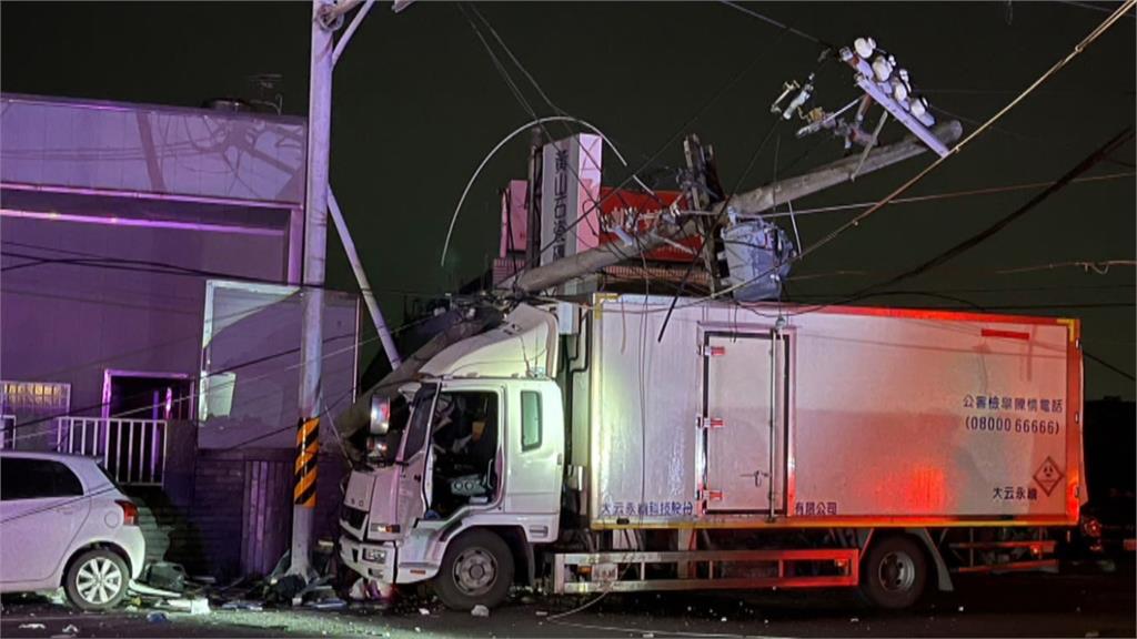 不是小動物釀禍！貨車自撞電桿　高雄阿蓮逾4000戶停電